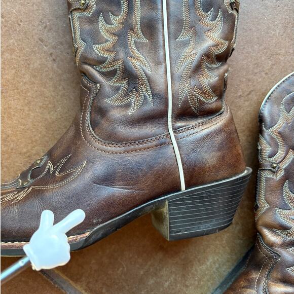 Ariat Womens "Legend Spirit" Square Toe Studs and Crosses Western Boots size 8 - Picture 12 of 16